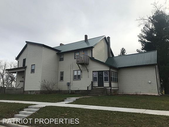 4th image of 119 E Logan St #12868168