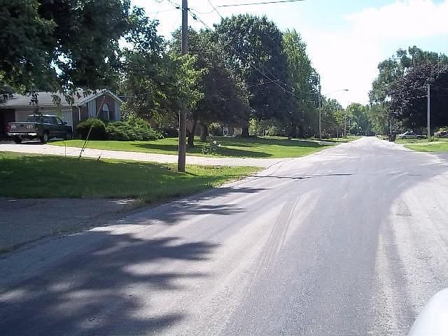 2nd image of 690 Brunswick Dr