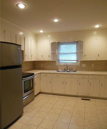 3rd image of 534 Rosewood Dr