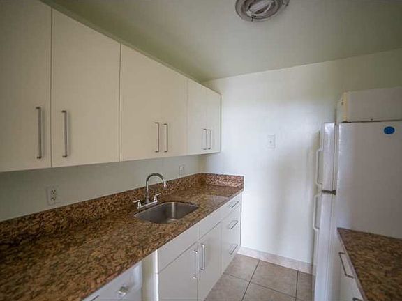 5th image of 2020 NE 135th St #10A