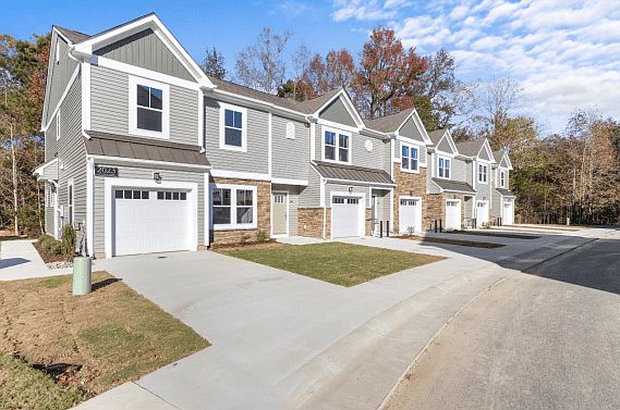 These photos are representative of this floor plan, but all options may not be available in every co