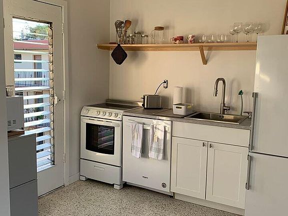 5th image of 649 SW 9th St APT 301