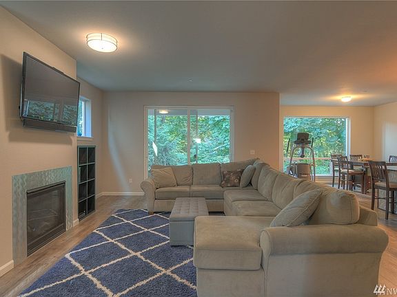 3rd image of 1513 Onyx St SE