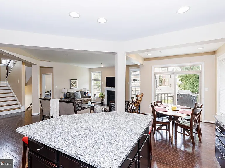 9203 Rice Ave — Photo 13