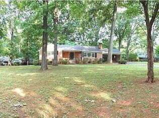 504 Mendenhall Rd, Jamestown, NC 27282