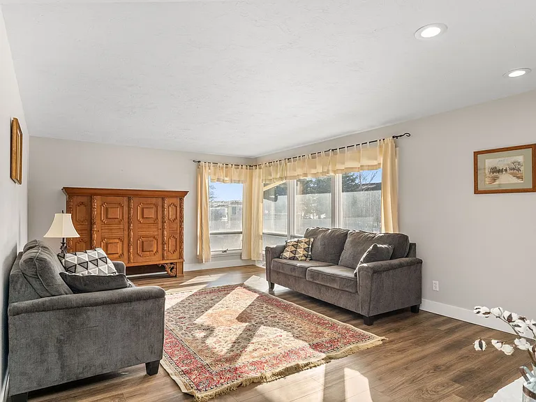 1471 Country Home Ln — Photo 3