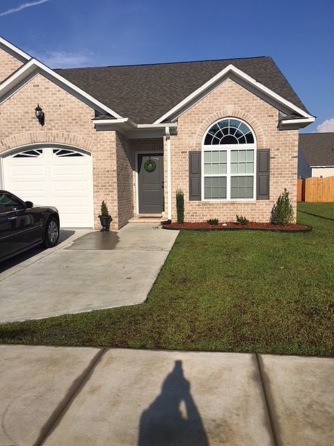 1st image of 1677B Cambria Dr