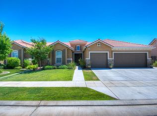 2413 E Prestwick Ave, Fresno, CA