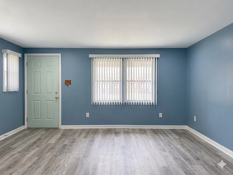 209 Roxana Ave #B — Photo 3