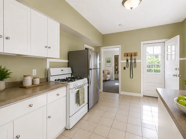 2541 Aldrich Ave S — Photo 4