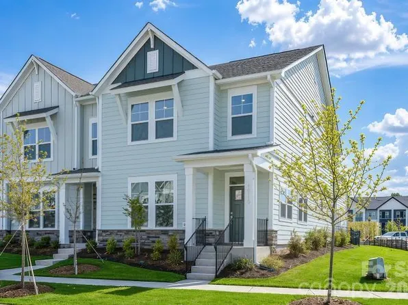 10110 Mamillion Dr, Huntersville, NC 28078