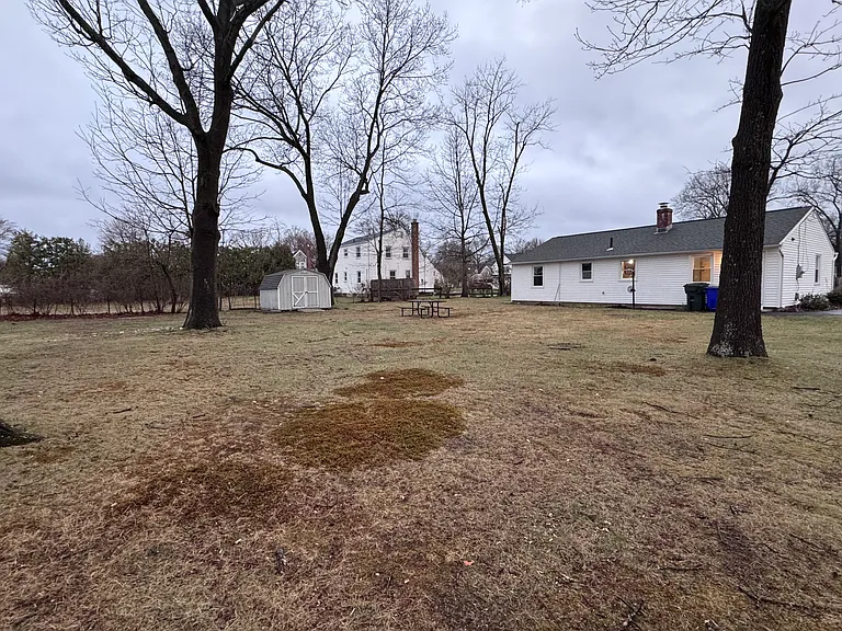 435 Elmwood Dr — Photo 15
