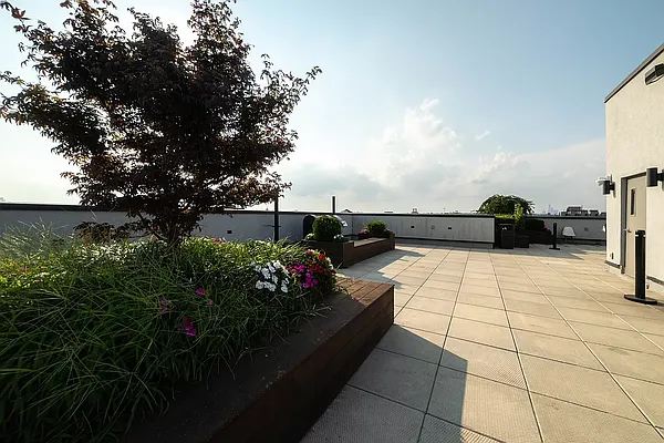 Rented by Twin Group | media 33