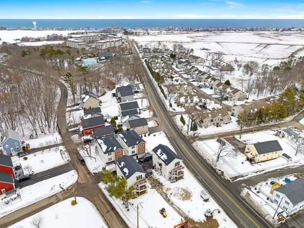 2 Old County Rd #10, Salisbury, MA 01952