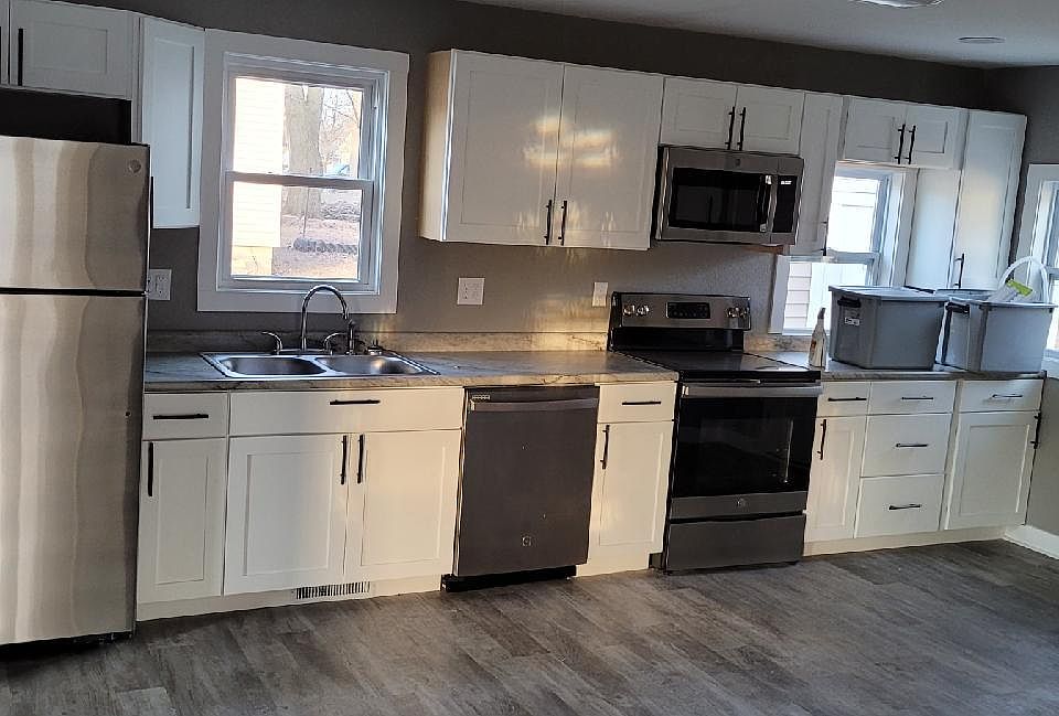 1st image of 1103 Water St
