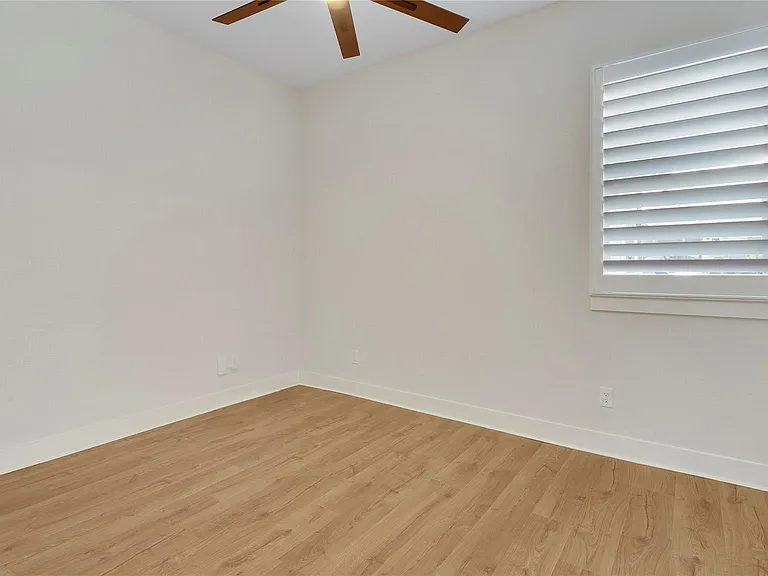 73 Wyndemere Dr — Photo 17