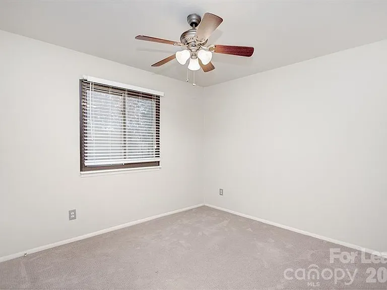 951 Hollywood St #K — Photo 10