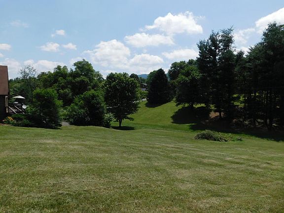 3rd image of 389 Peachtree Valley Dr
