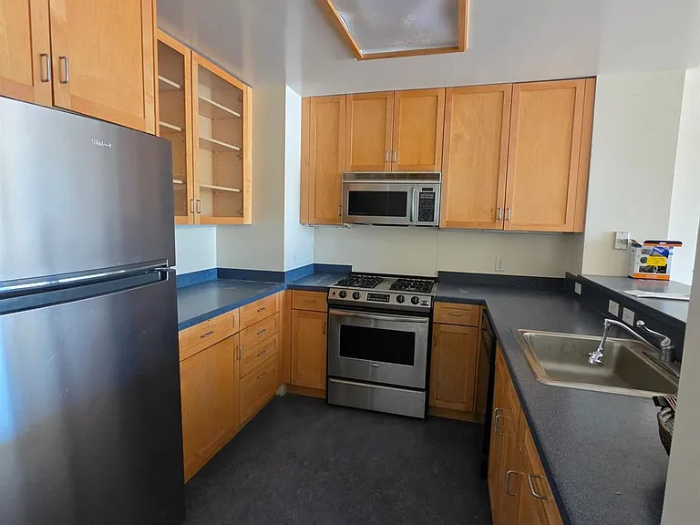 2333 Mission St #2 — Photo 9