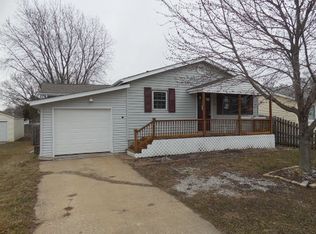910 4th St, Colona, IL 61241