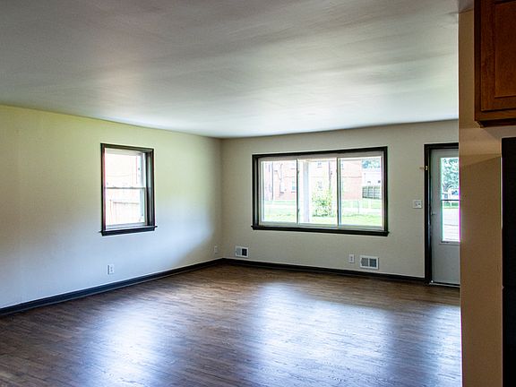5th image of 3805 Grissom Way