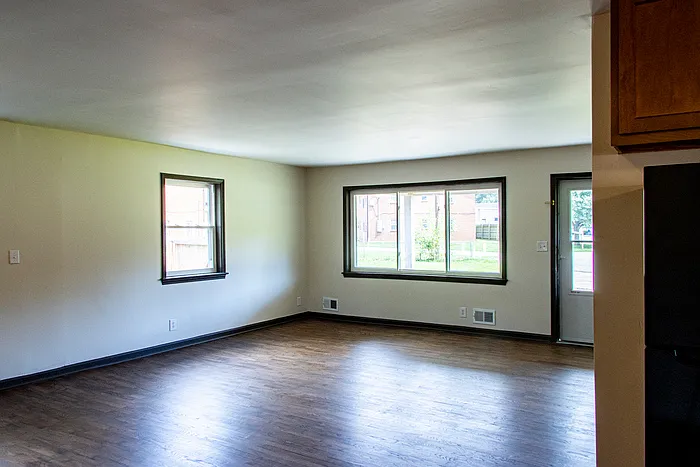 3805 Grissom Way — Photo 5