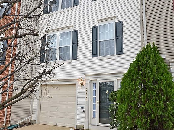 Sunlit, 3 Level, Garage TH!