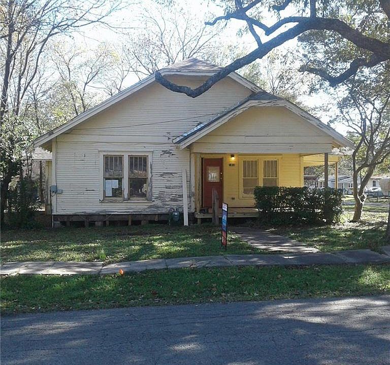 2nd image of 1412 Locust St
