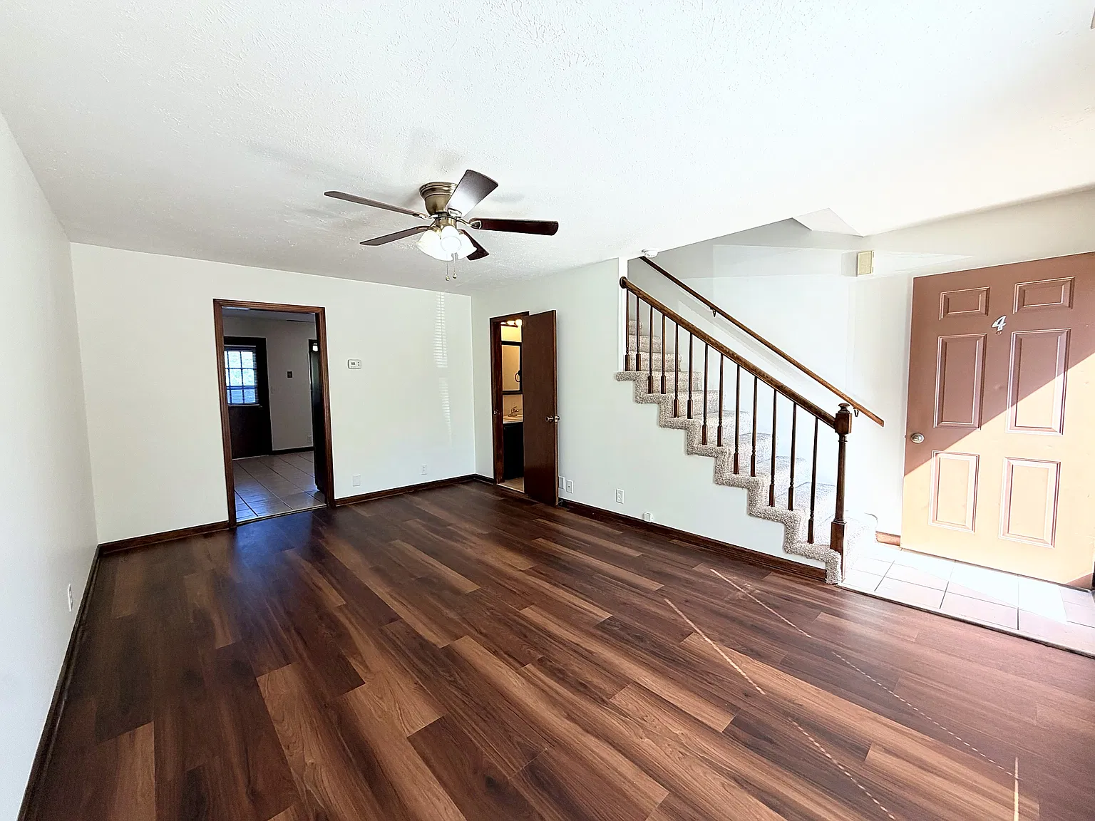 2 bed, 1.5 bath, 1000 sqft, $1,400 — Photo 2