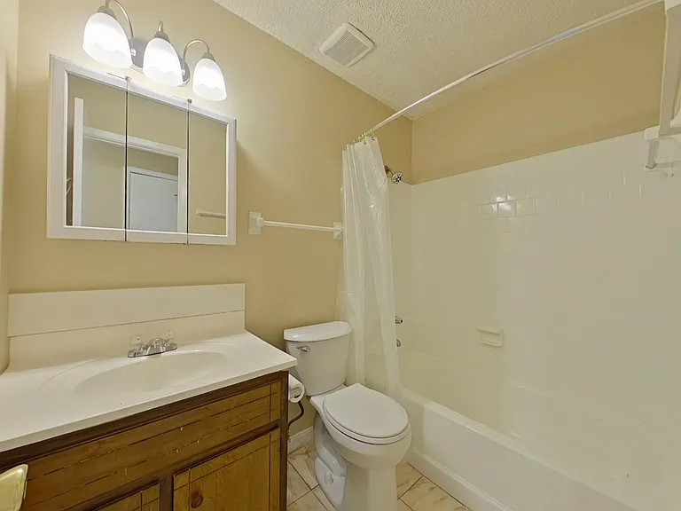 9-web-or-mls-6 Bathroom-9_05122026