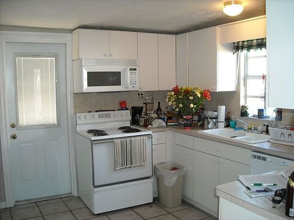 4th image of 3906 45th Ave N