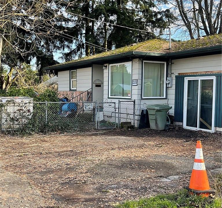 1st image of 302 Nella St
