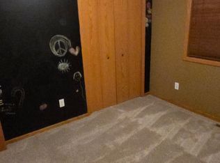 2006 Omega Dr, Shakopee, MN 55379