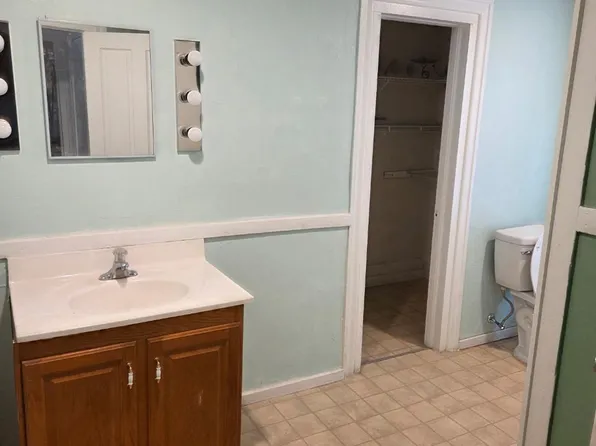 524 N Walnut St, Lansing, MI