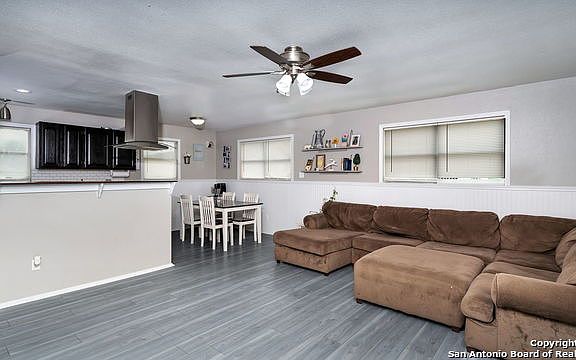 5th image of 112 Eastlake Dr