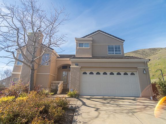 2nd image of 15 Parkridge Cir