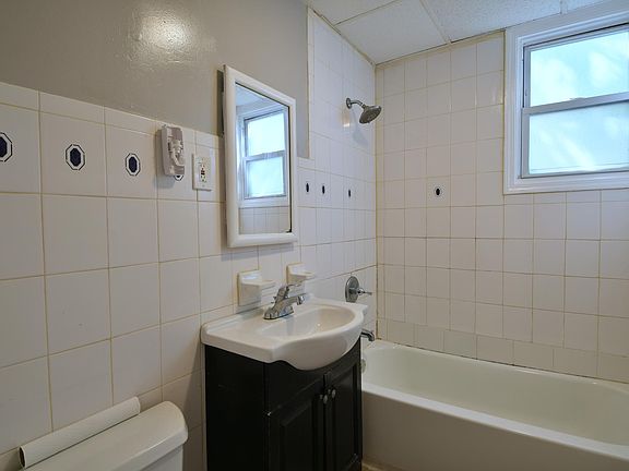5th image of 50-52 Smith St #1B