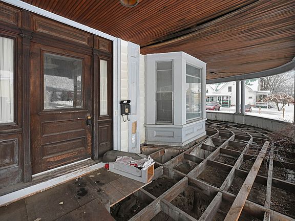4th image of 277 Summer Street