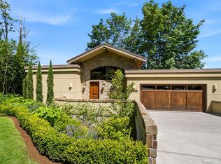 11928 Lakeside Pl NE, Seattle, WA 98125