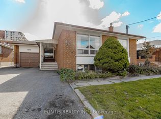 27 Diana Dr, Toronto, ON M3M 2W2