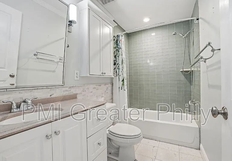 243 Montrose St #103 — Photo 17