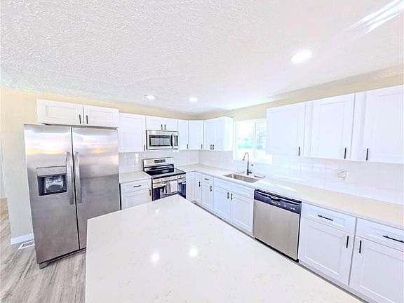 2nd image of 432 3rd Avenue