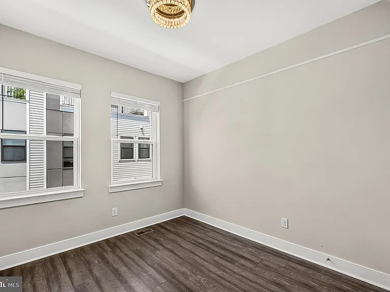 1013 S Taylor Ct — Photo 39