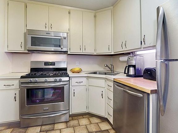 3rd image of 170 W 76th St APT 203
