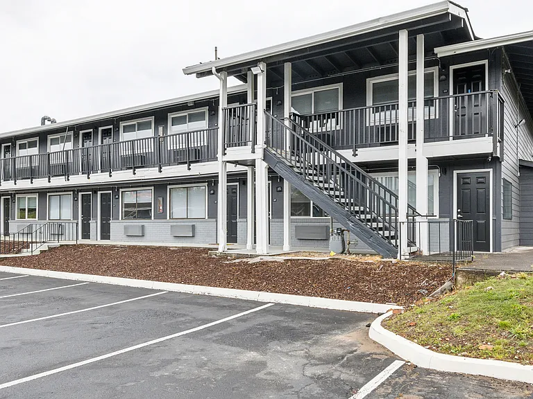 Cascade Ridge Apartments — Photo 19