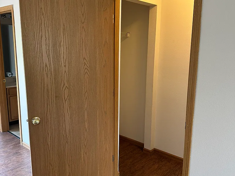 223 N Clinton St #4 — Photo 25