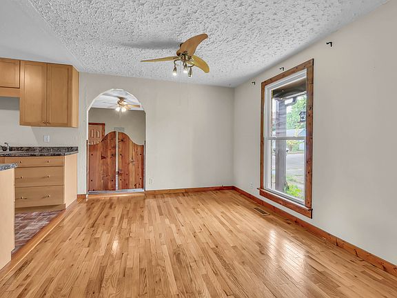 3rd image of 777 Helton Dr