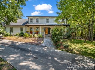 215 Hillcrest Dr, Columbus, NC 28722