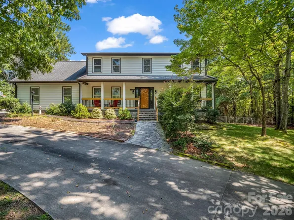 215 Hillcrest Dr, Columbus, NC 28722