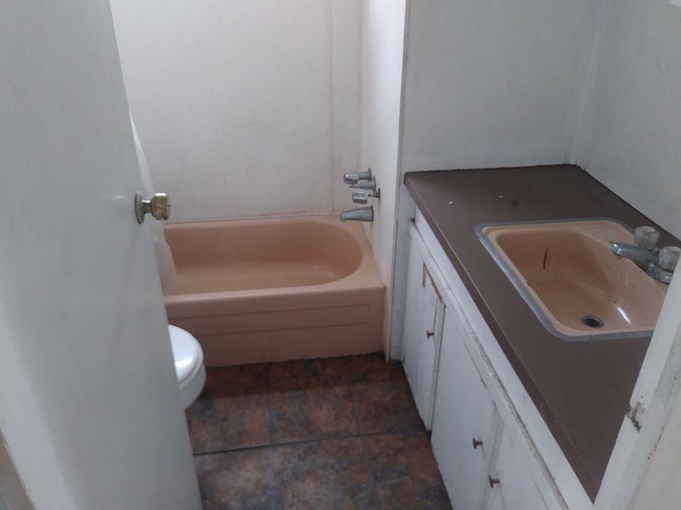 2nd image of 145 South St Spc A26